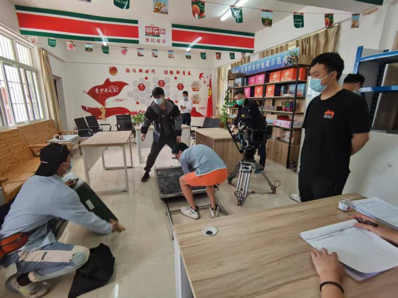 独山子区广告片拍摄公司：极简主义践行者，少即是多的视觉哲学